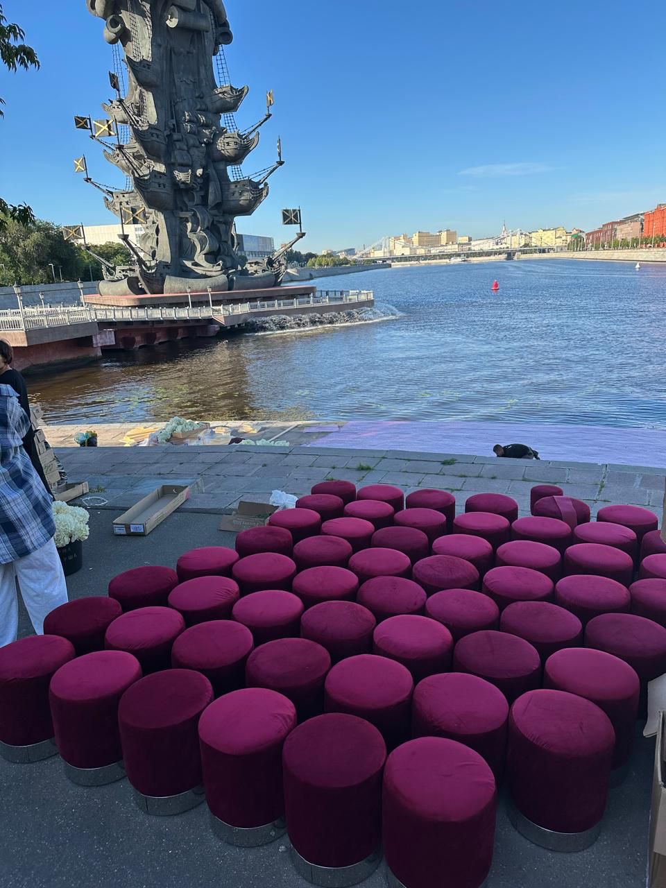 Пуф Цилиндр Золотой обод, бордовый велюр