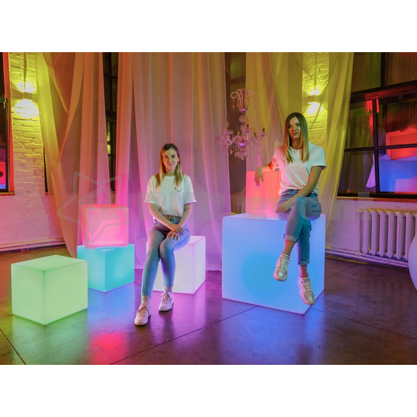 Светящийся LED RGB куб с нишей